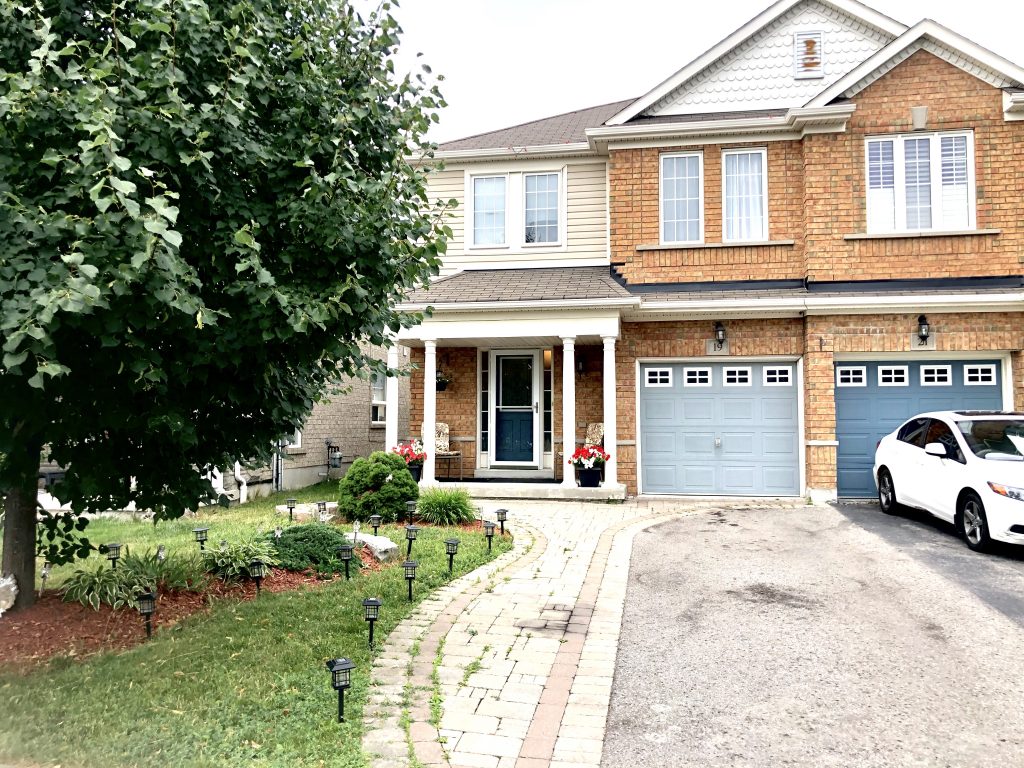 Ajax semi deteched house Listing $720,000 19 Bonner Crescent, Ajax, ON L1T 0B6