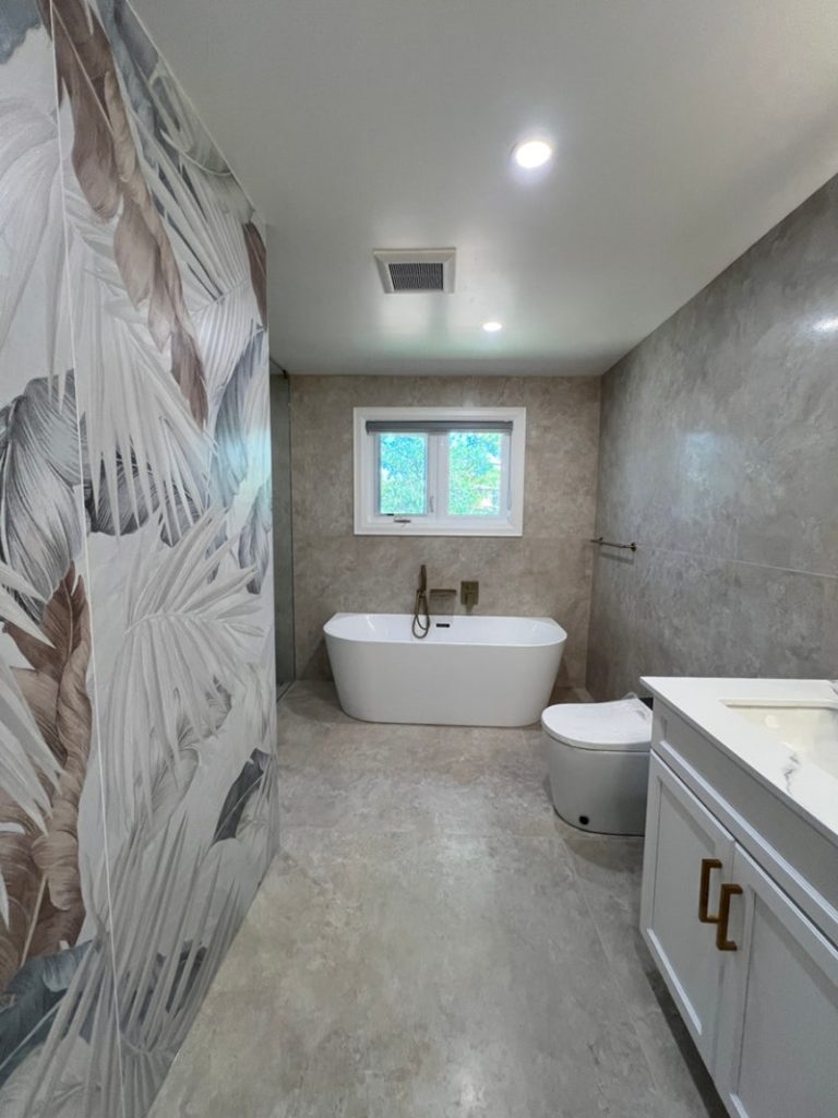 283 Hidden Trail — Bathroom with freestanding tub
